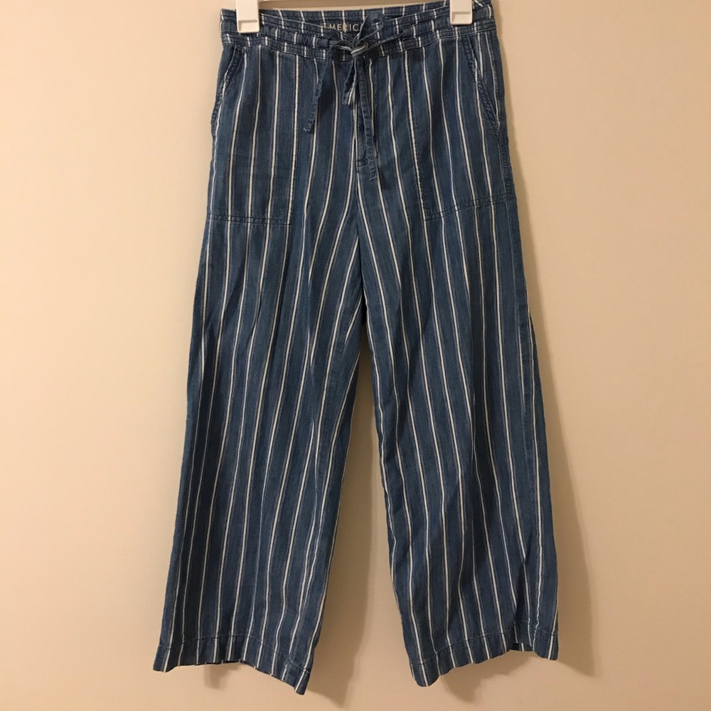 American Eagle striped cropped leg pants